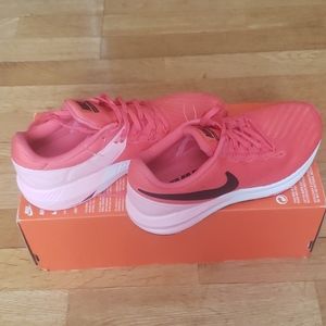 Nike Zoom Structure 22